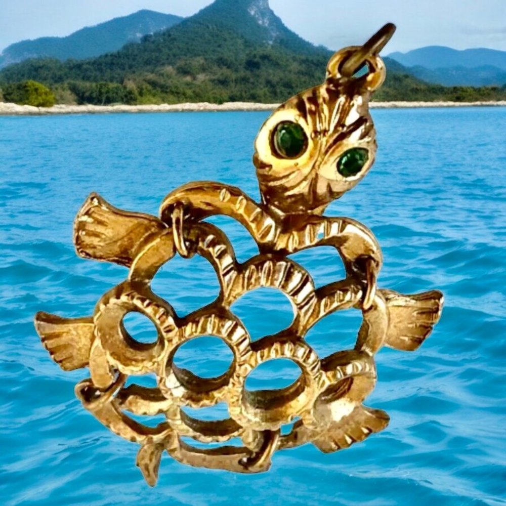 Turtle Vintage Gold Tone Wiggle Hinged Moves Green Rhinestone Eyes
